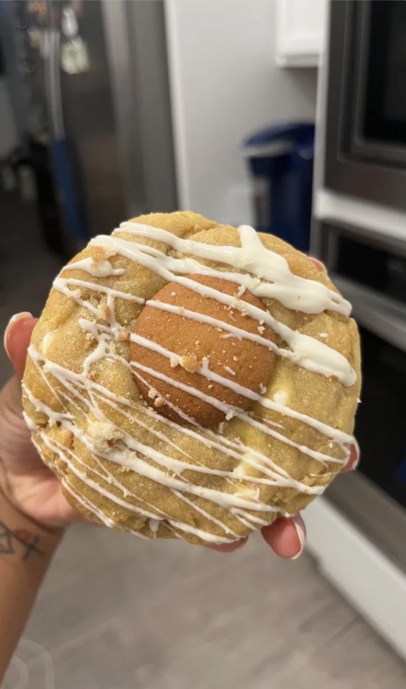 Banana pudding cookie with white chocolate drizzle