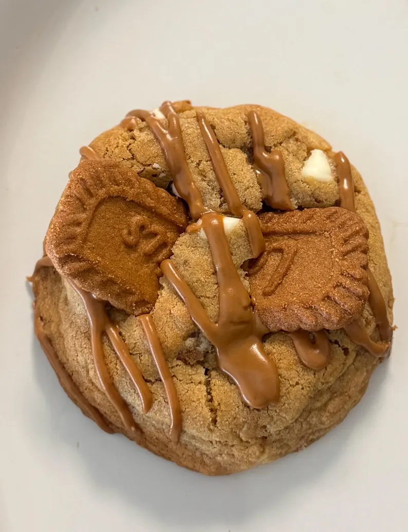 Cookie butter stuffed cookie with speculoos biscuits